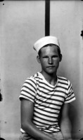 http://bernalespacio.com/files/gimgs/th-47_Mike Disfamer Young Man in a Sailor Cap, 1939-1946.jpg
